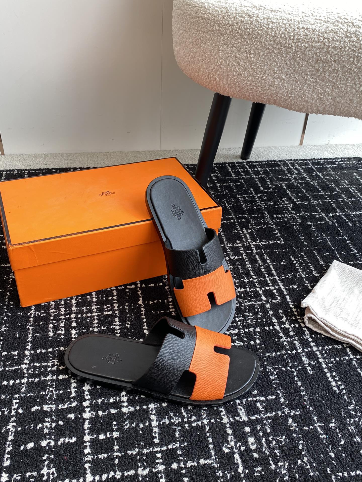 ua H**mes izmir sandal