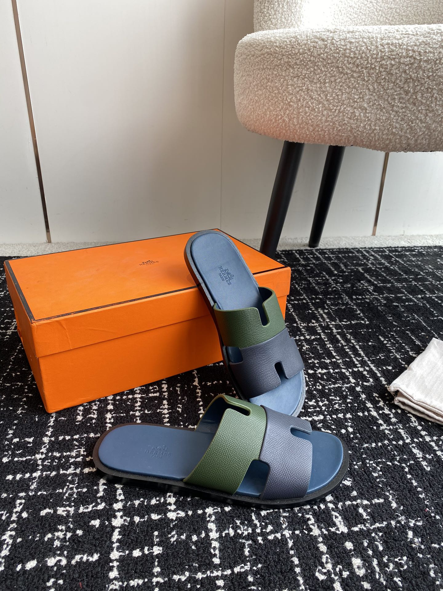 ua H**mes izmir sandal