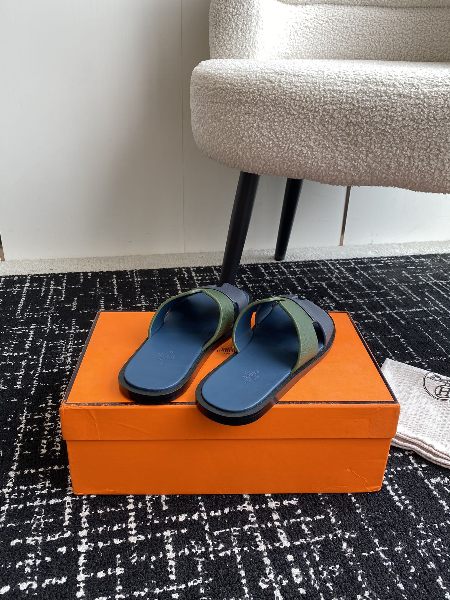 ua H**mes izmir sandal