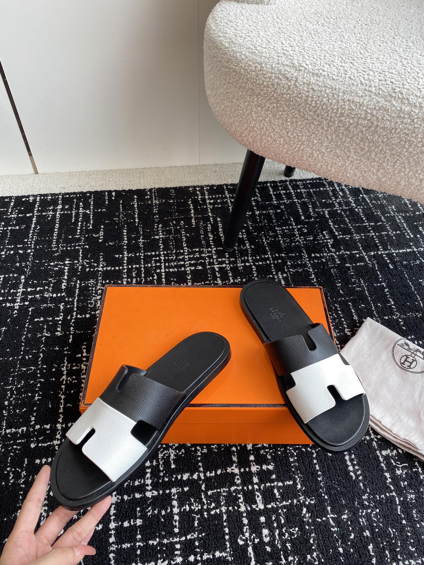ua H**mes izmir sandal