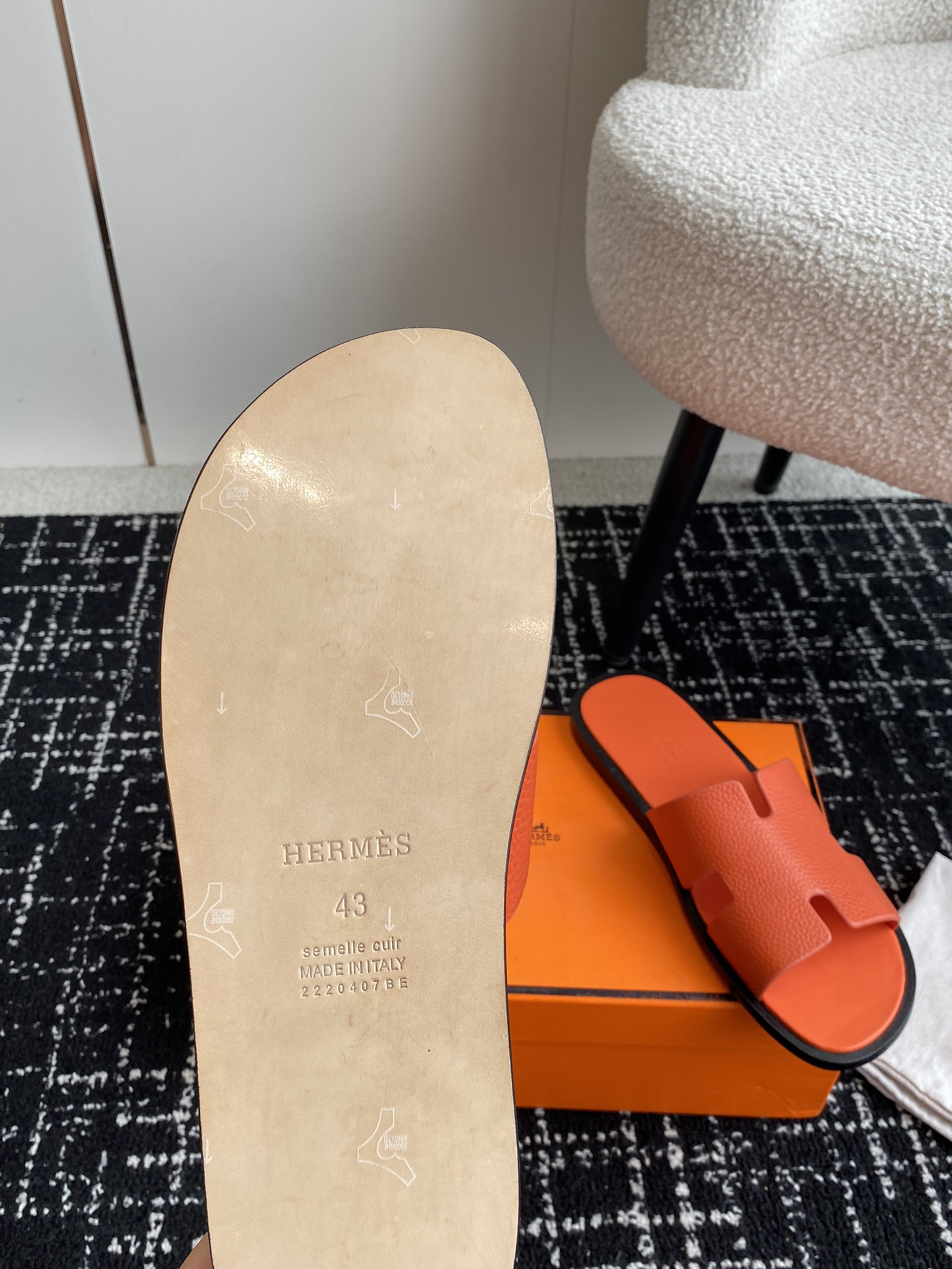 ua H**mes izmir sandal