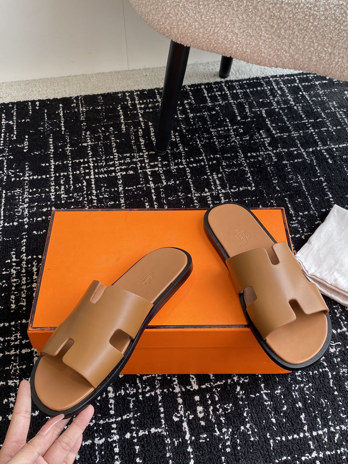 ua H**mes izmir sandal