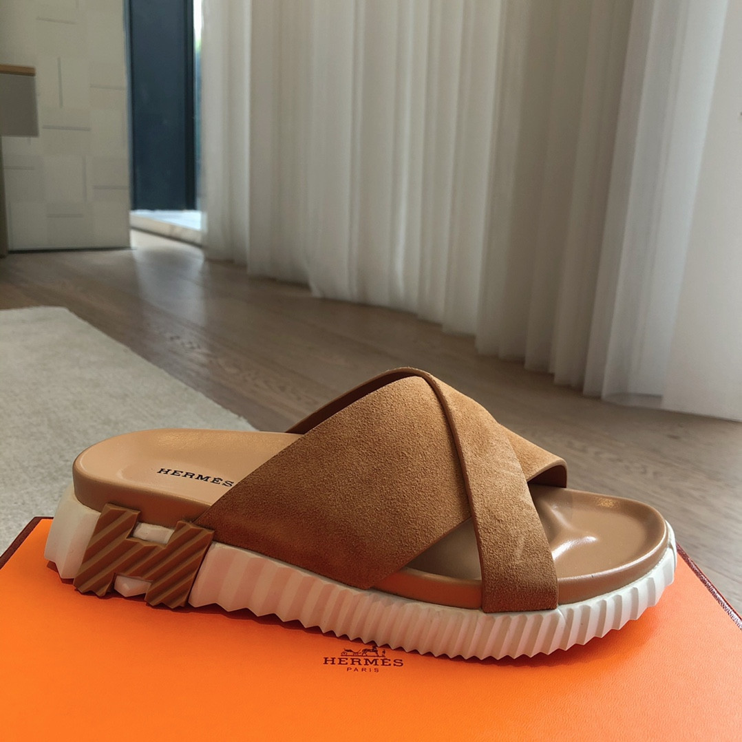 ua H**mes infra sandal