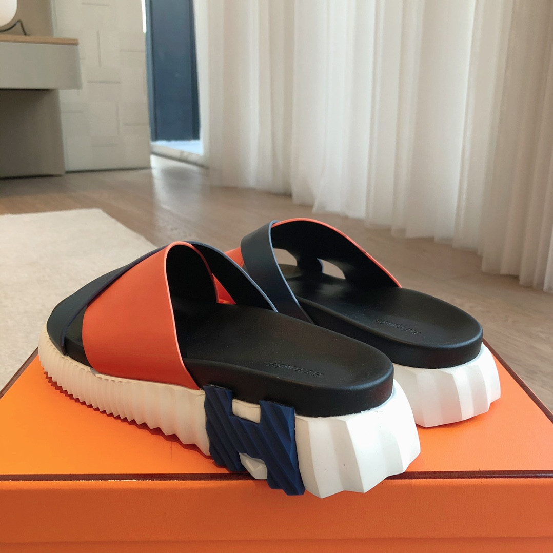ua H**mes infra sandal