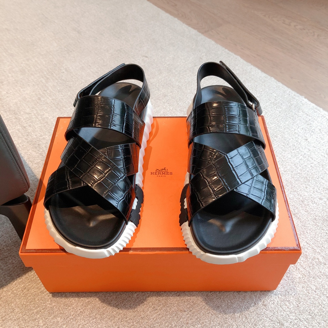 ua H**mes electric sandal