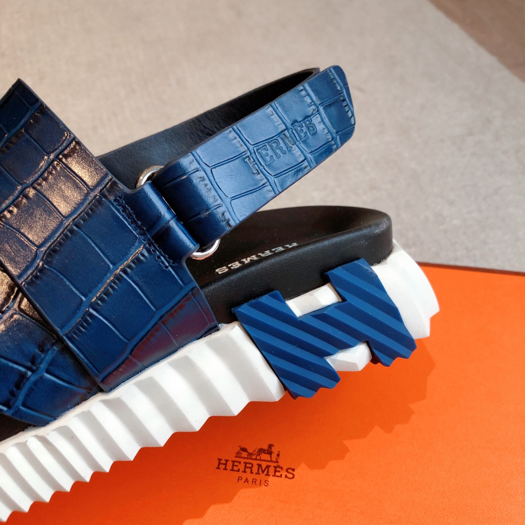 ua H**mes electric sandal