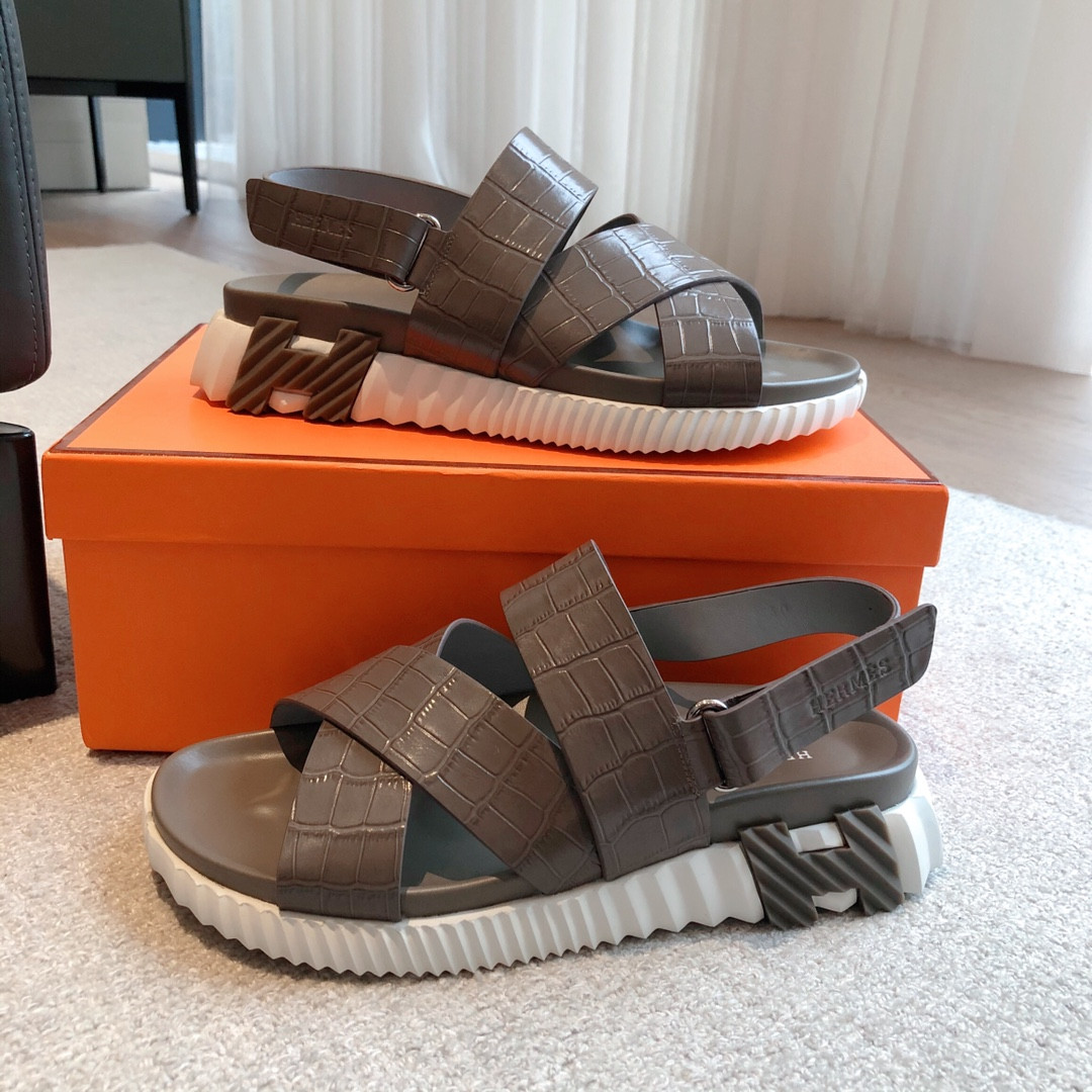 ua H**mes electric sandal
