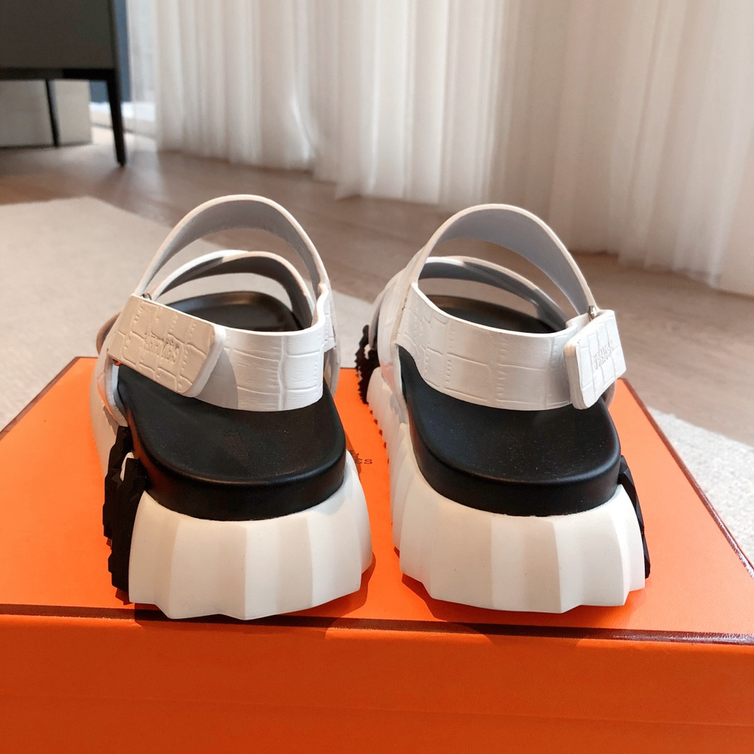 ua H**mes electric sandal