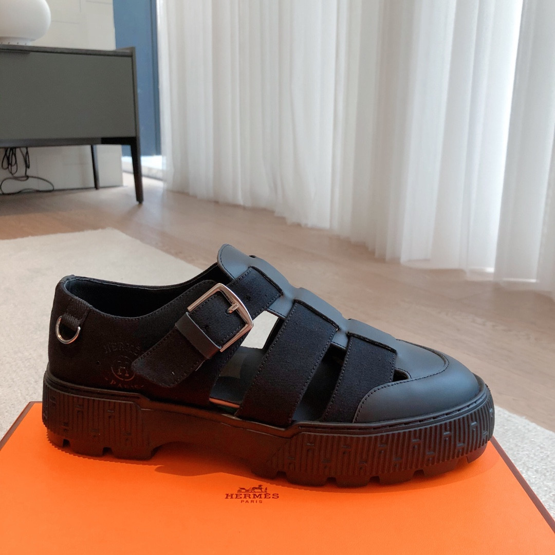 ua H**mes item sandal