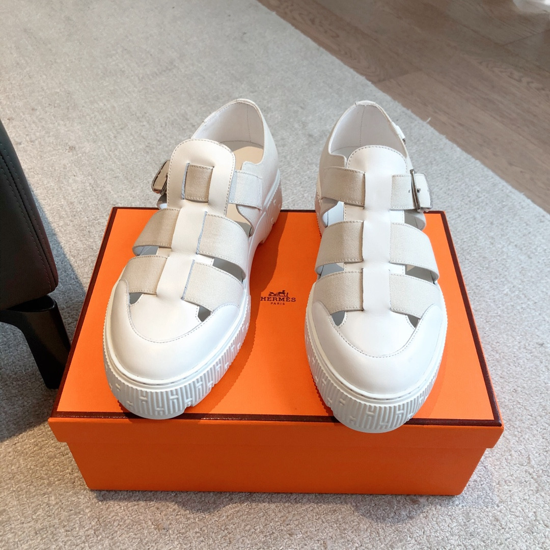 ua H**mes item sandal