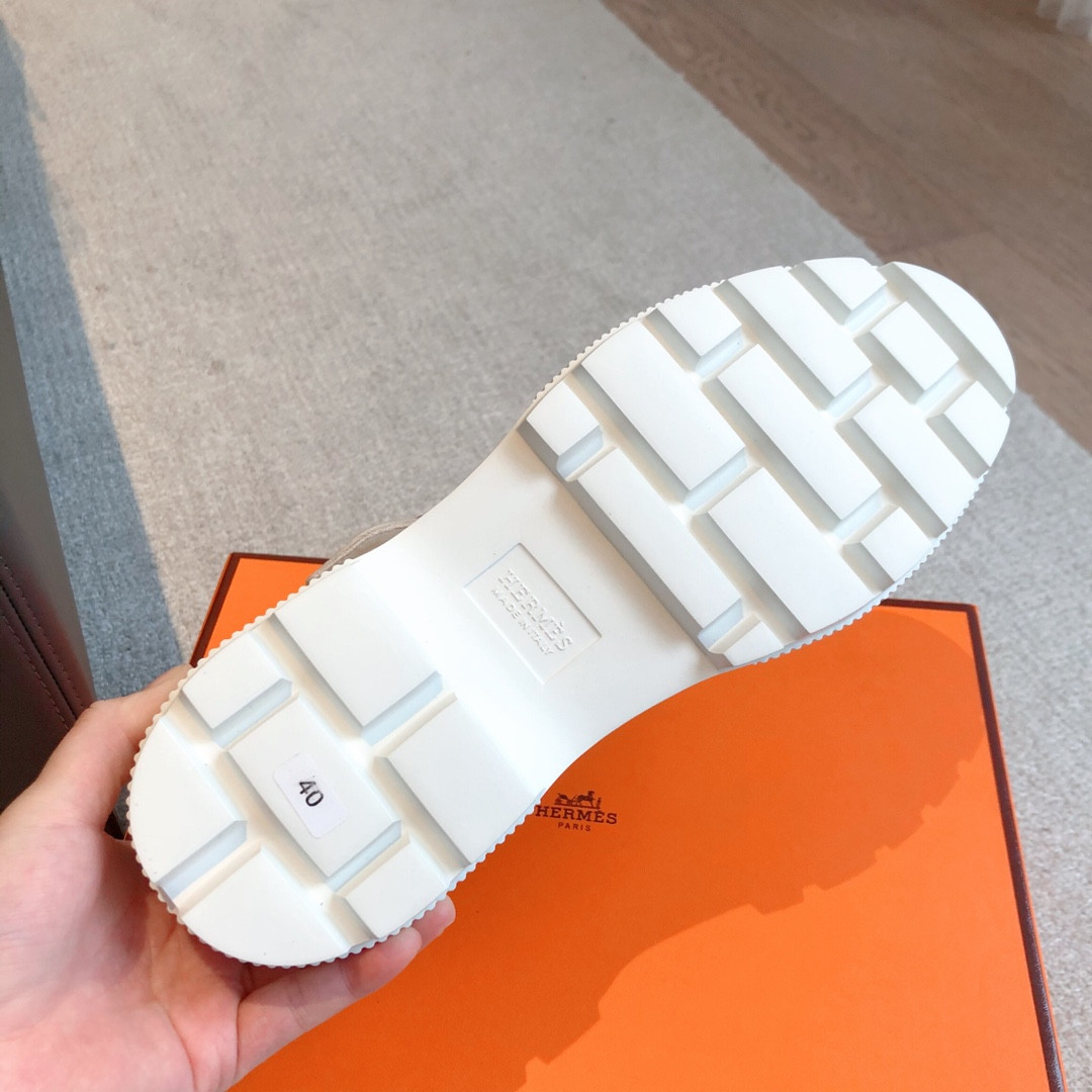 ua H**mes item sandal