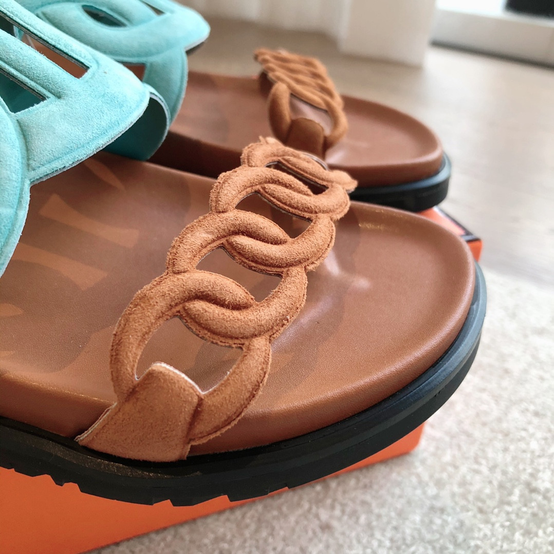 ua H**mes extra sandal
