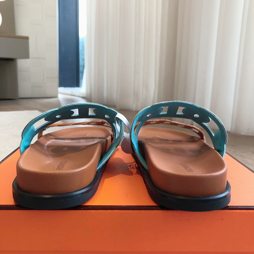 ua H**mes extra sandal