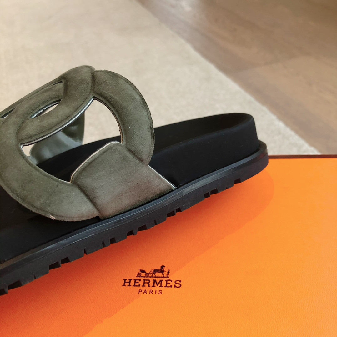 ua H**mes extra sandal
