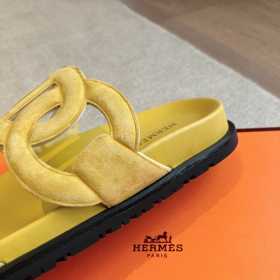 ua H**mes extra sandal