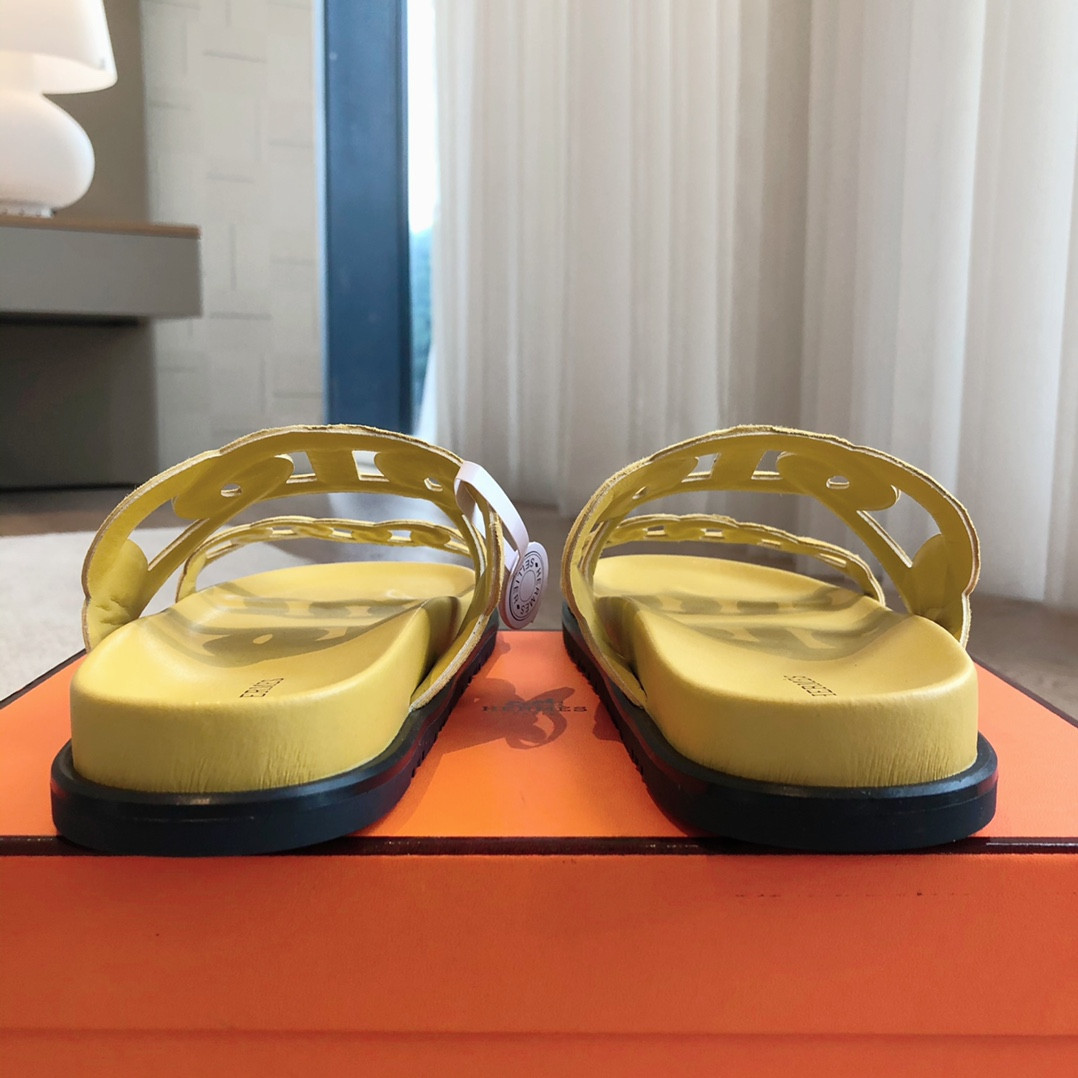 ua H**mes extra sandal