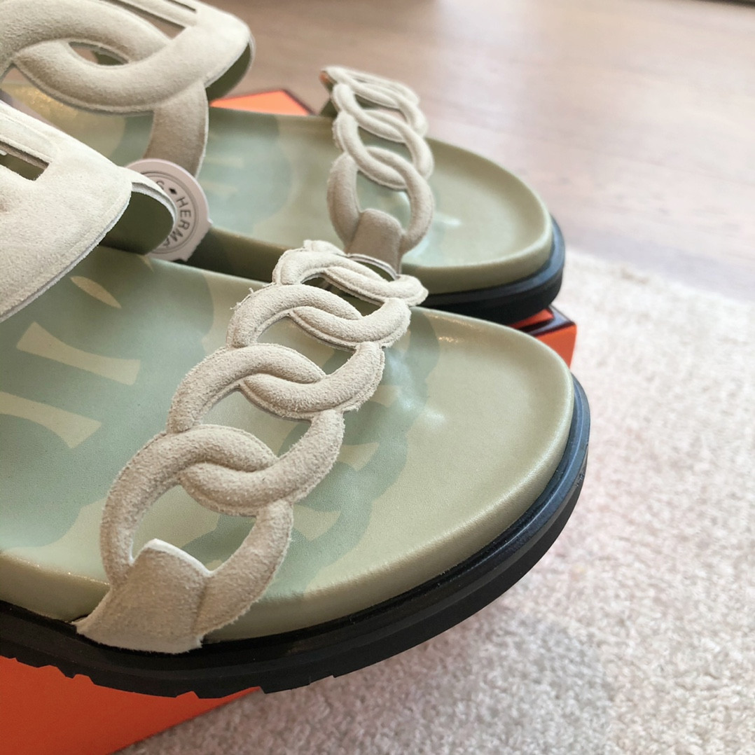 ua H**mes extra sandal