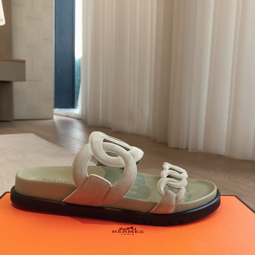 ua H**mes extra sandal