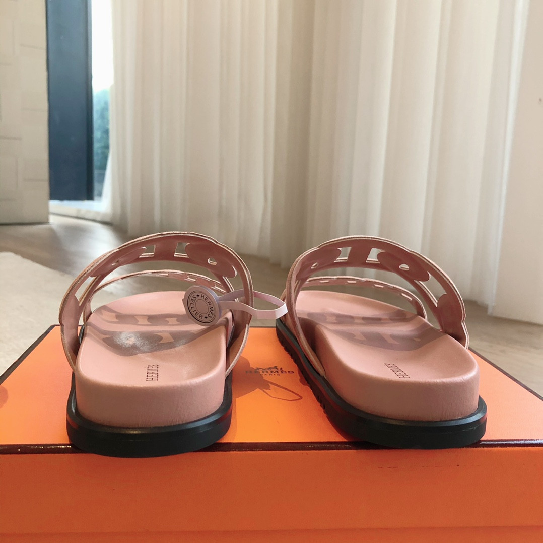 ua H**mes extra sandal