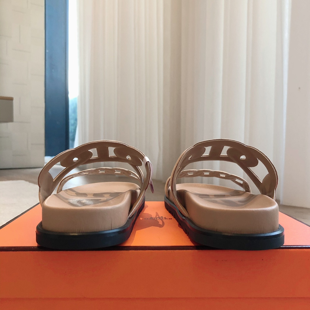 ua H**mes extra sandal