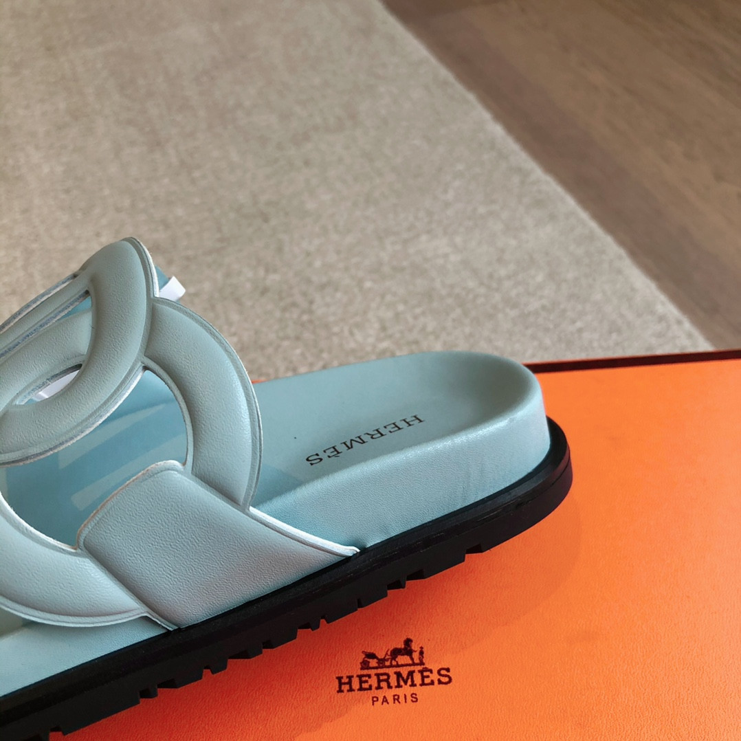 ua H**mes extra sandal