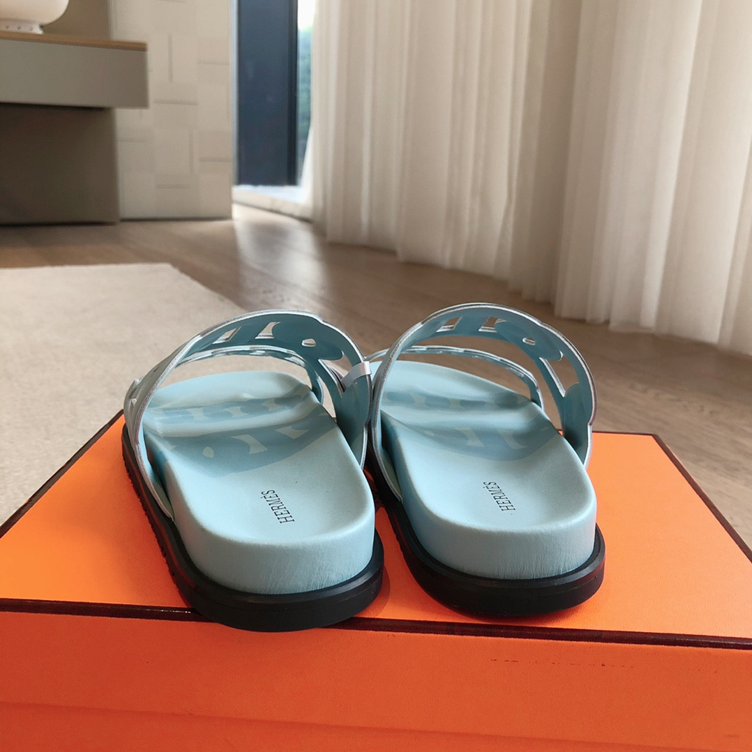 ua H**mes extra sandal