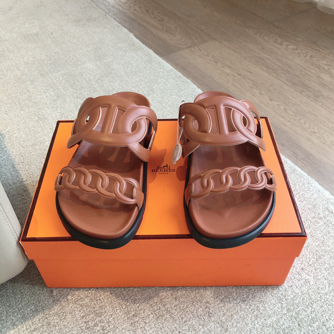 ua H**mes extra sandal
