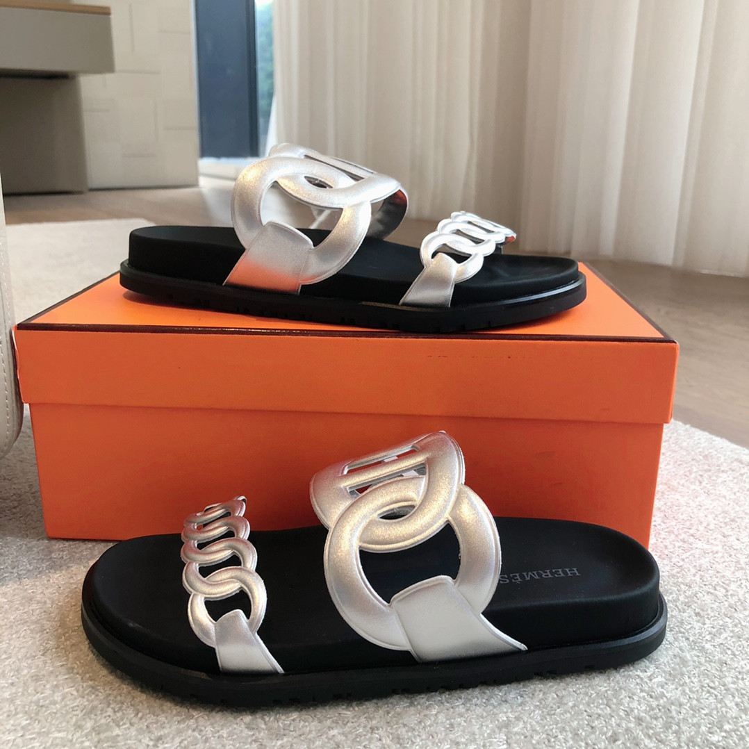 ua H**mes extra sandal