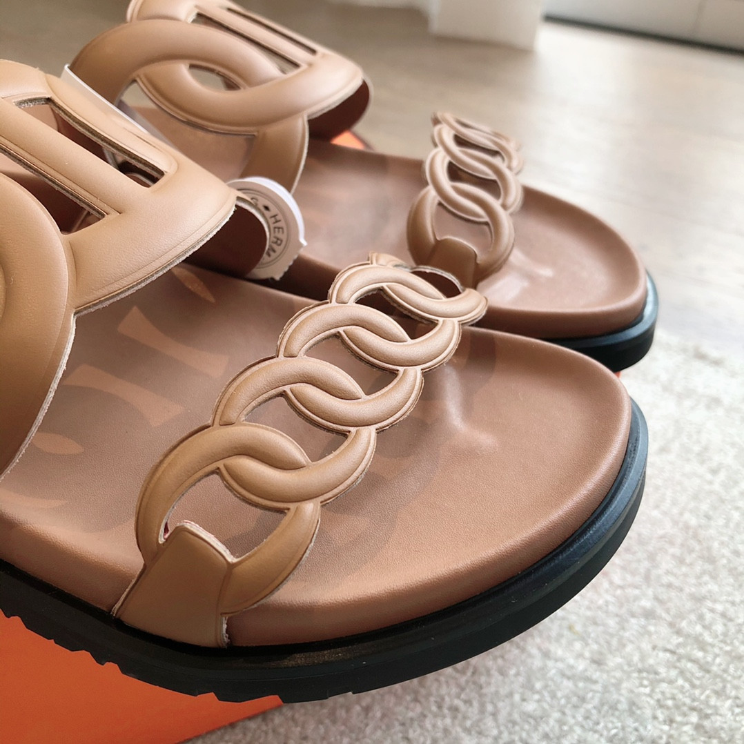 ua H**mes extra sandal
