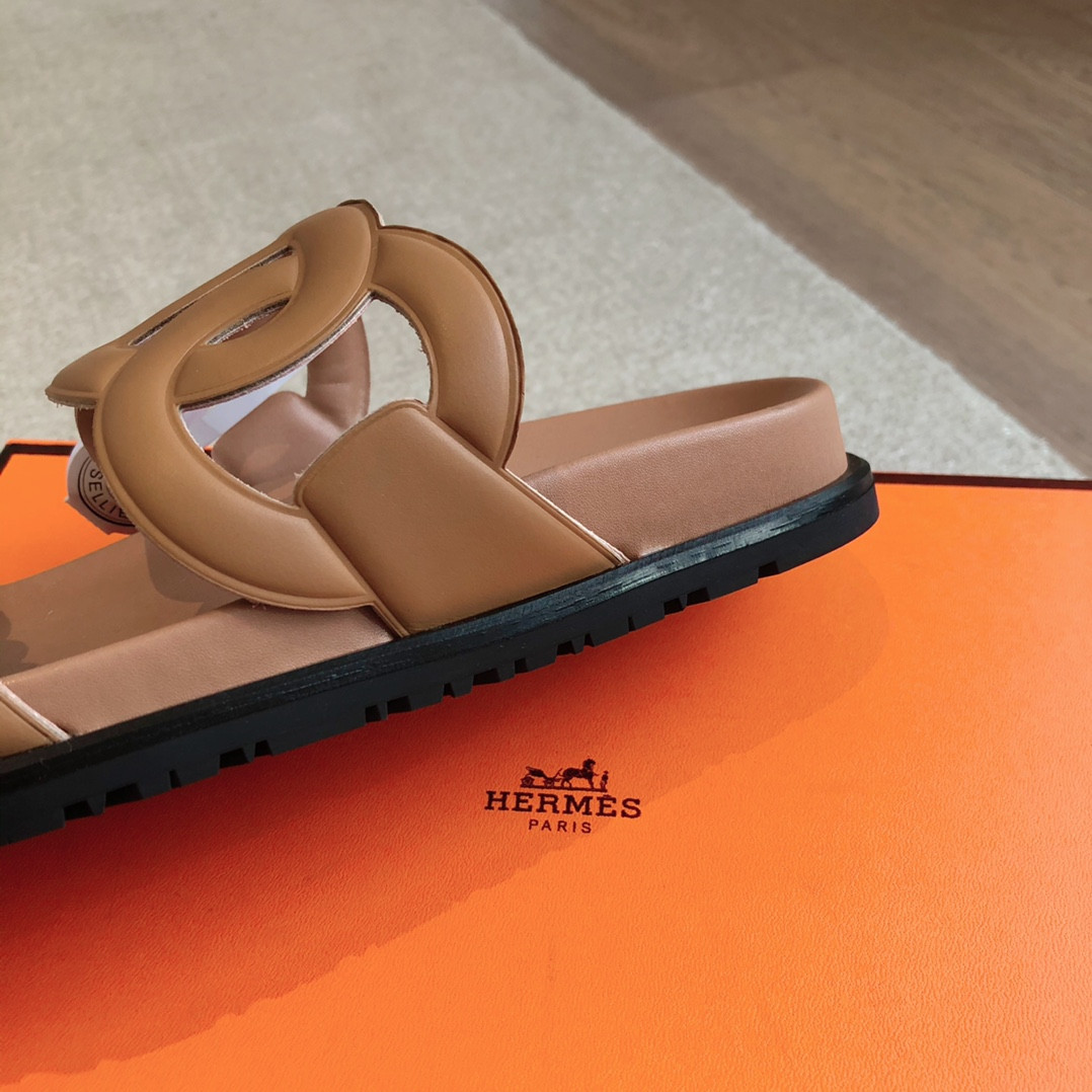 ua H**mes extra sandal