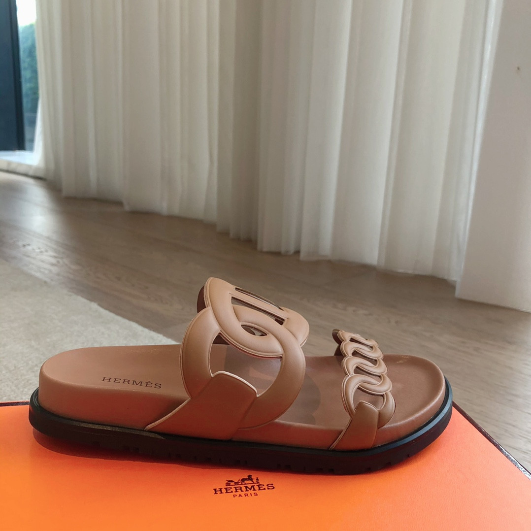 ua H**mes extra sandal