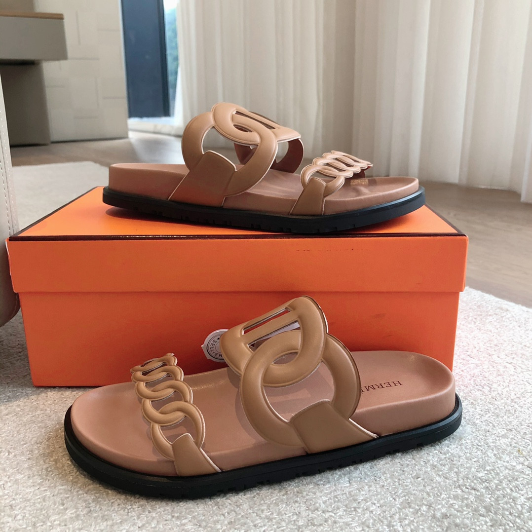 ua H**mes extra sandal