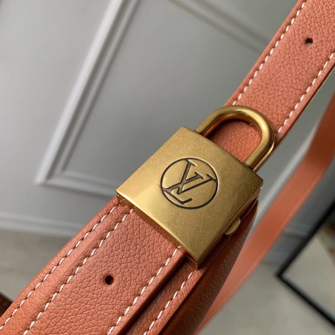 LV Low Key Bumbag M83546 28x13x5.5CM