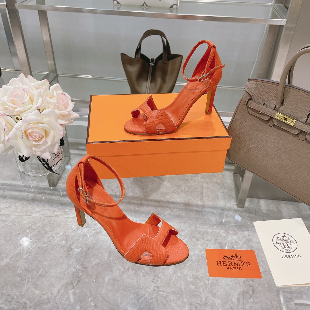 ua H**mes heeled sandal