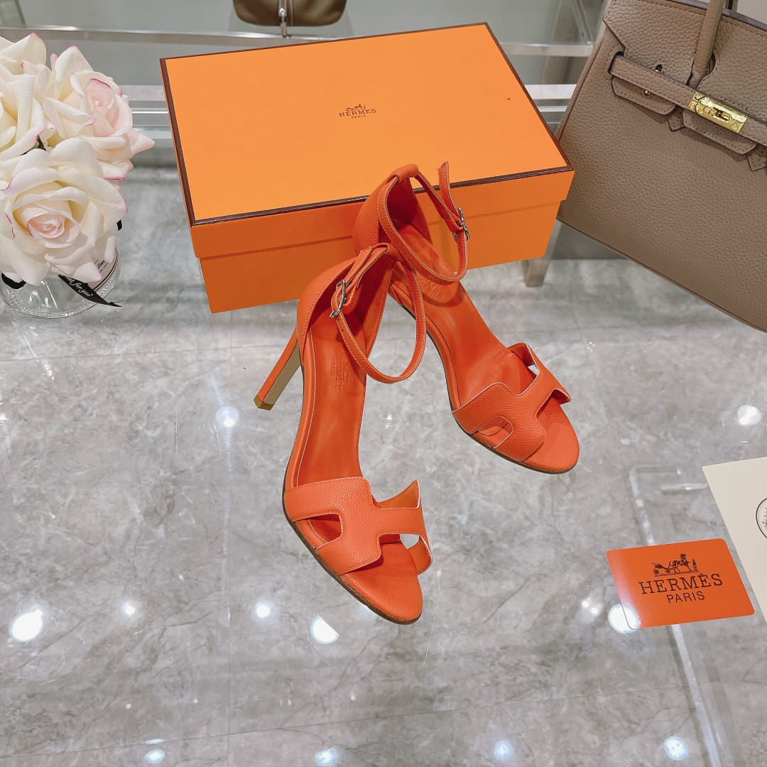 ua H**mes heeled sandal