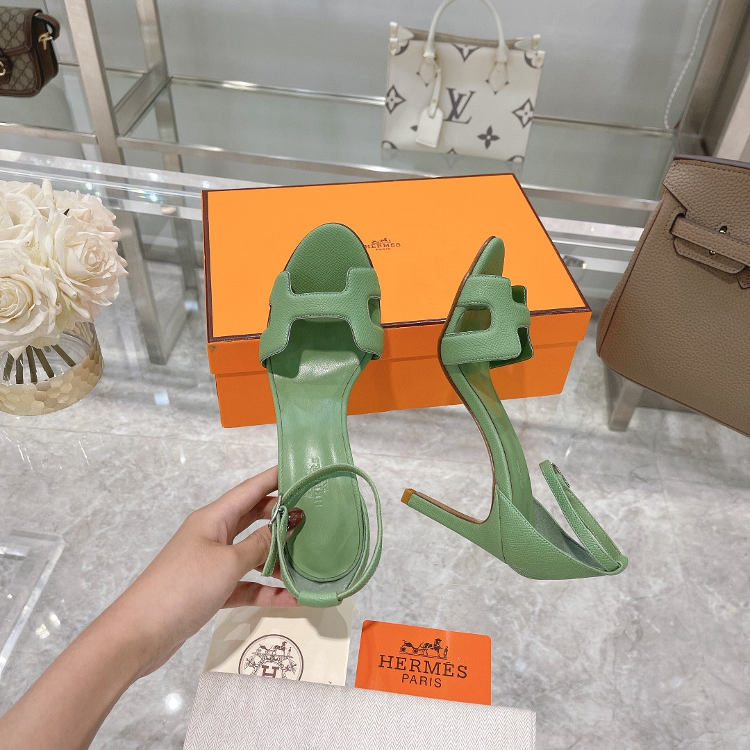 ua H**mes heeled sandal