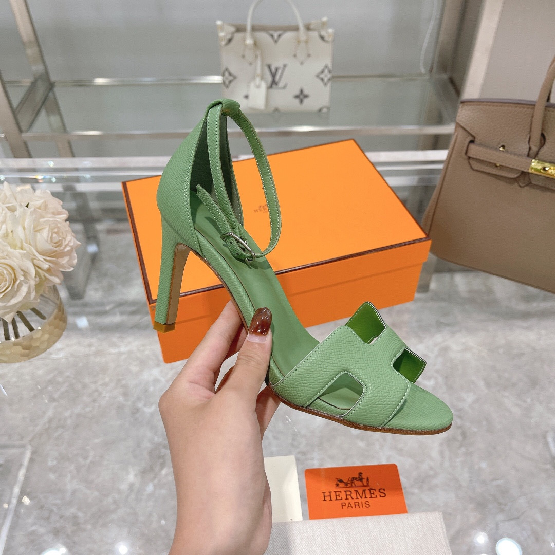 ua H**mes heeled sandal
