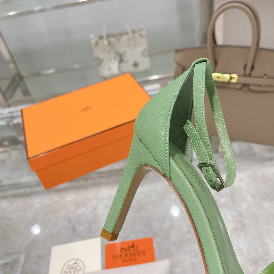 ua H**mes heeled sandal