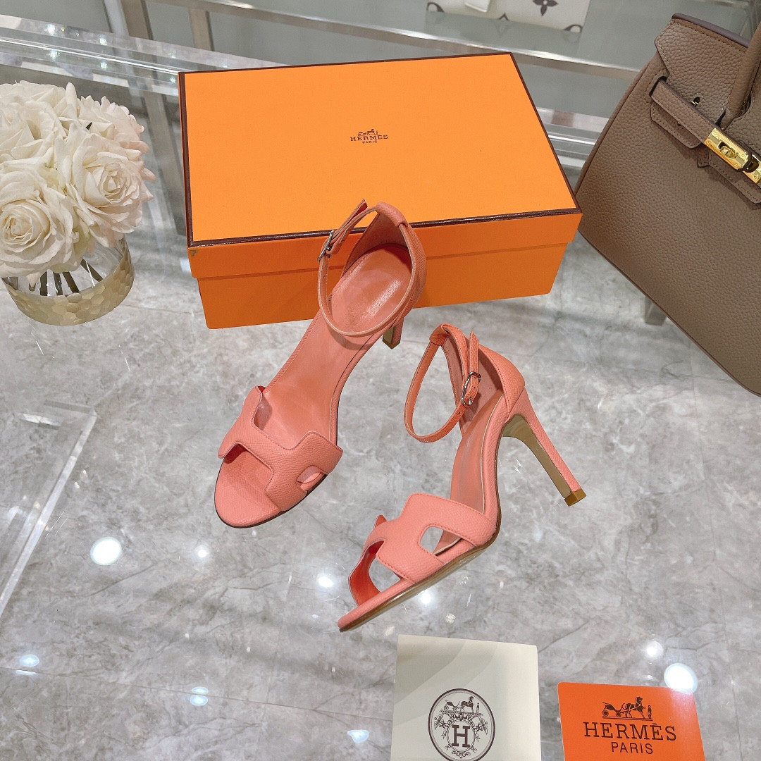 ua H**mes heeled sandal