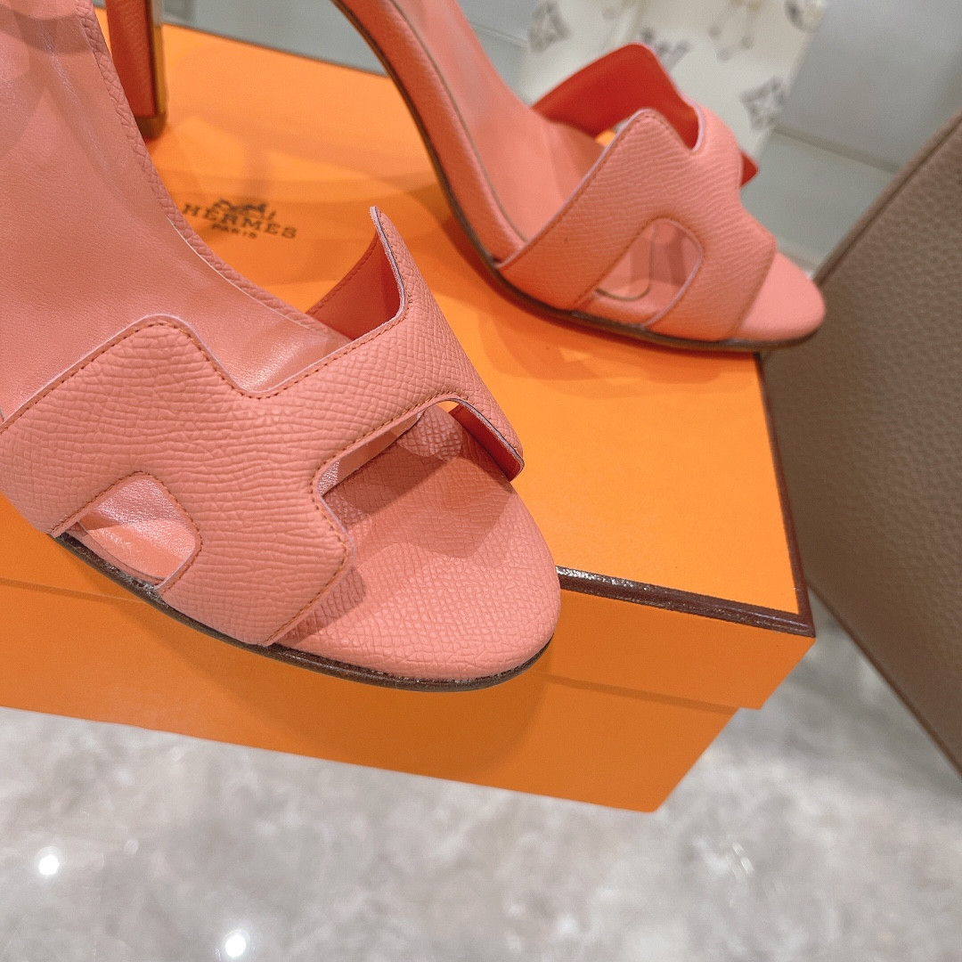 ua H**mes heeled sandal