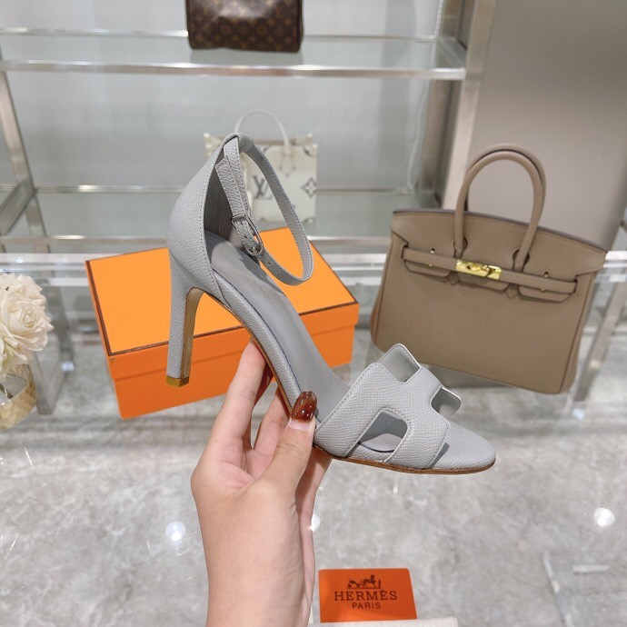 ua H**mes heeled sandal