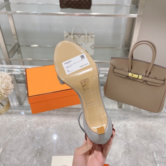 ua H**mes heeled sandal