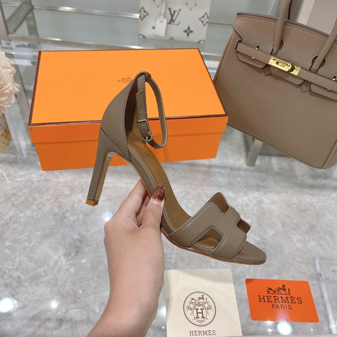 ua H**mes heeled sandal
