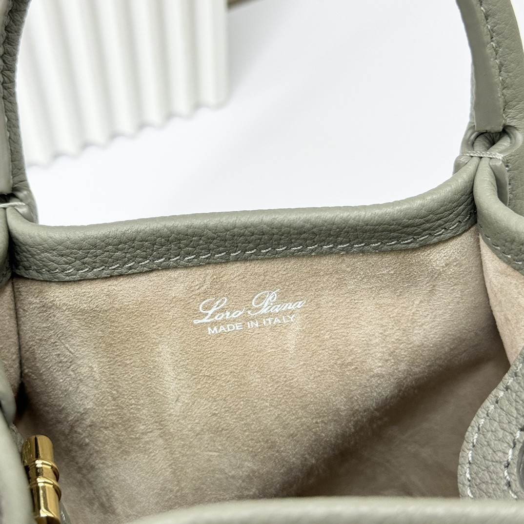 L**o p*ana micro bale bag grained calfskin 23 x 16 x 14 cm