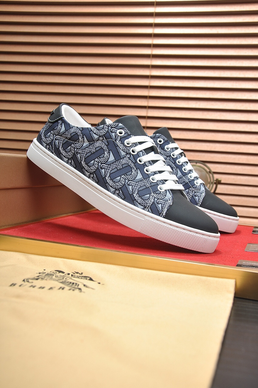 ua B**rry sneakers