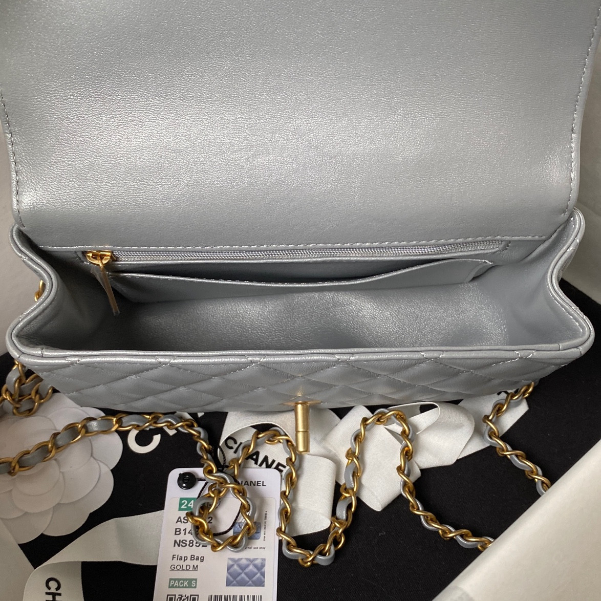 MINI FLAP BAG WITH TOP HANDLE 24C 12x20x6cm