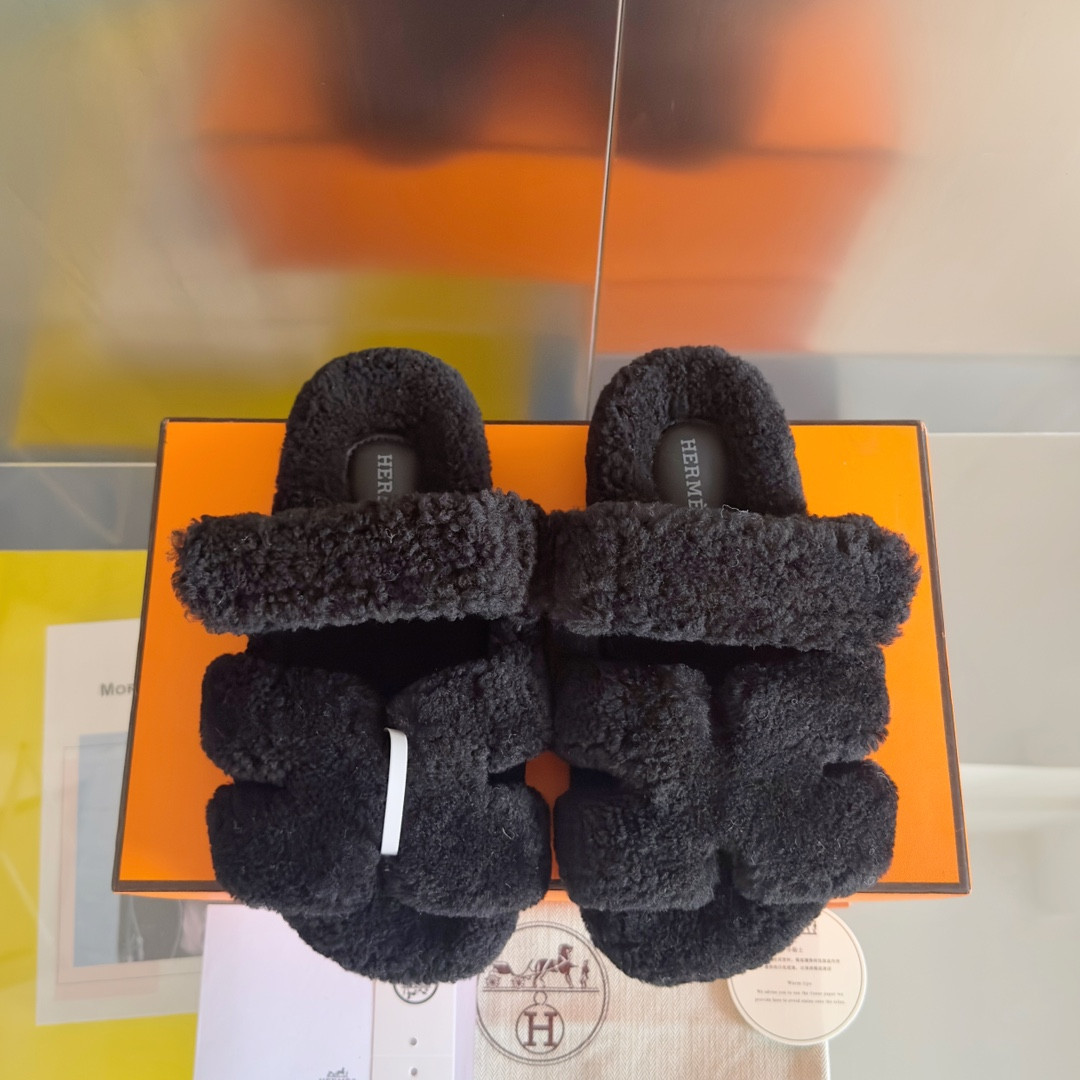ua H**mes chypre sandal