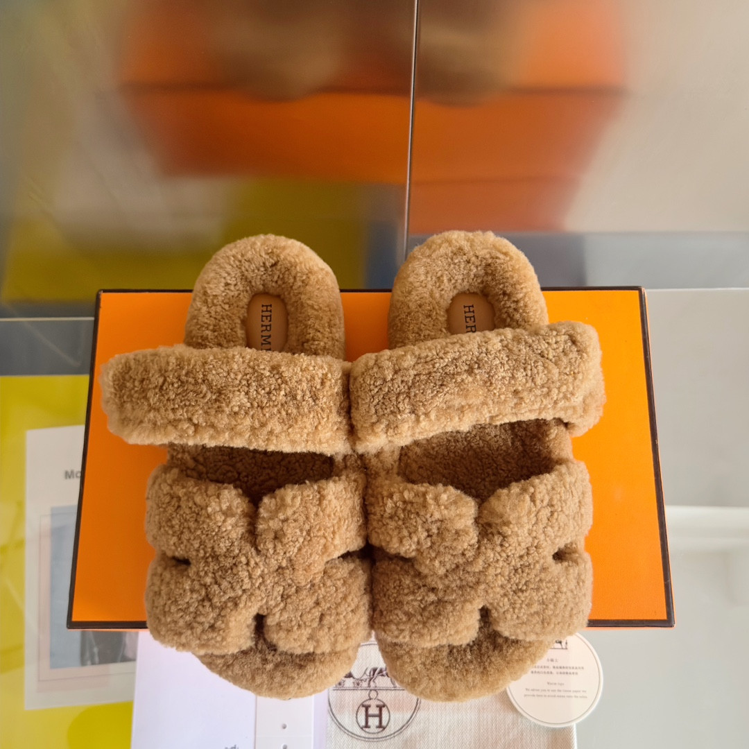 ua H**mes chypre sandal