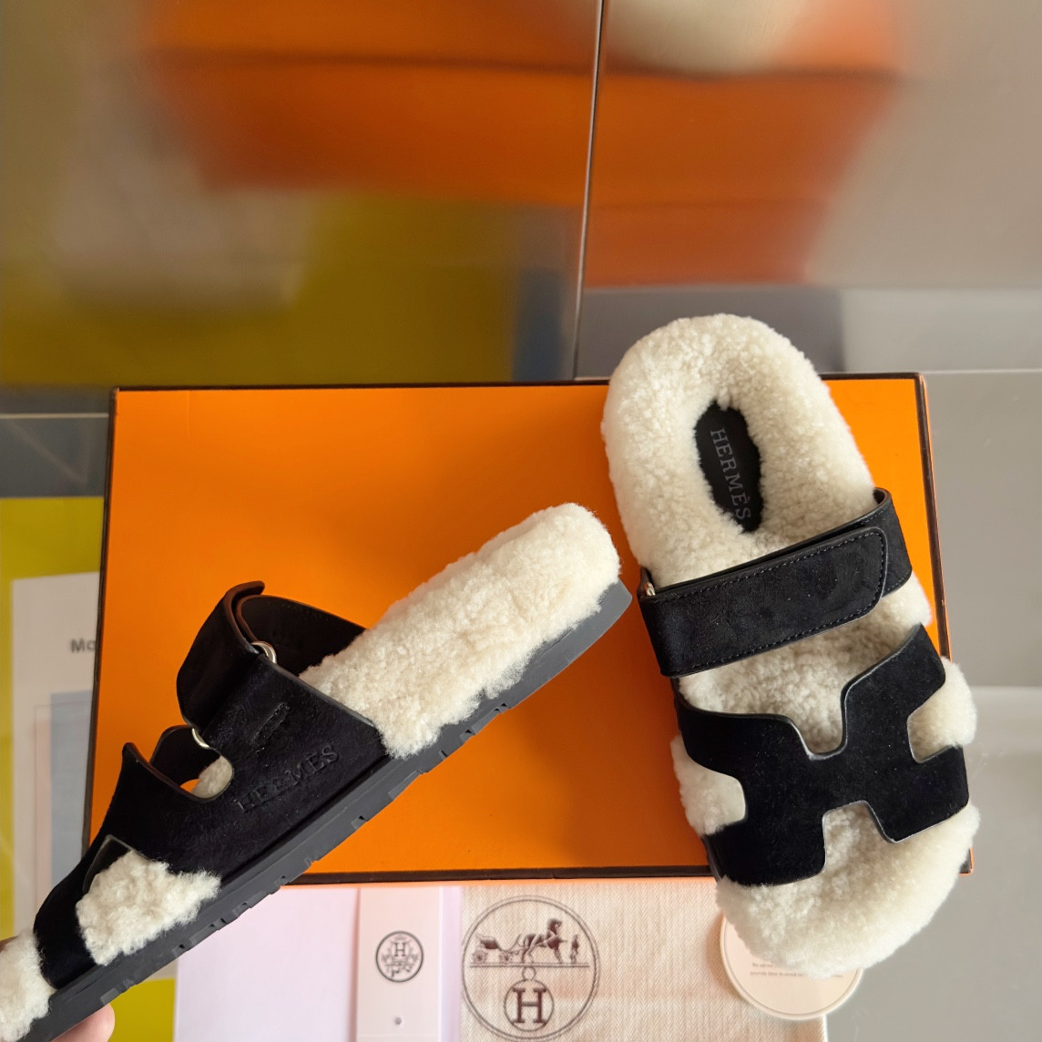 ua H**mes chypre sandal