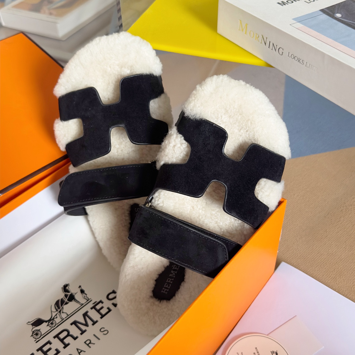 ua H**mes chypre sandal